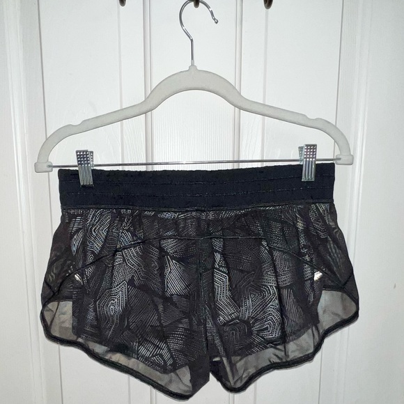 Lululemon 🍋 City Sky Run By Short Black Dottie Tribe Size 6 - Picture 6 of 12